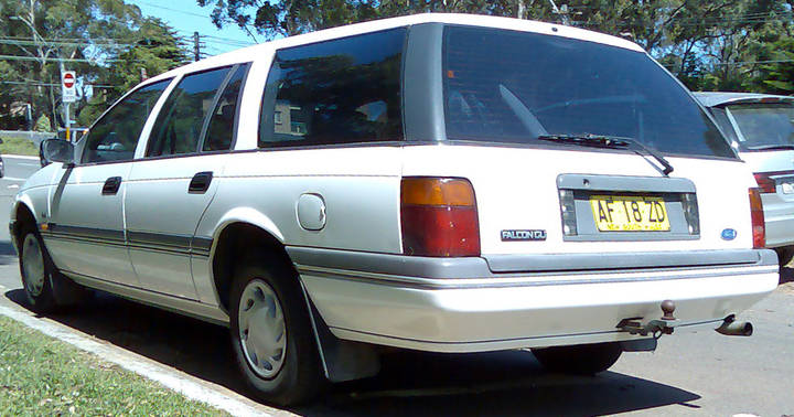 1992 Ford Falcon (EB II) GLi station wagon (2008-11-10)