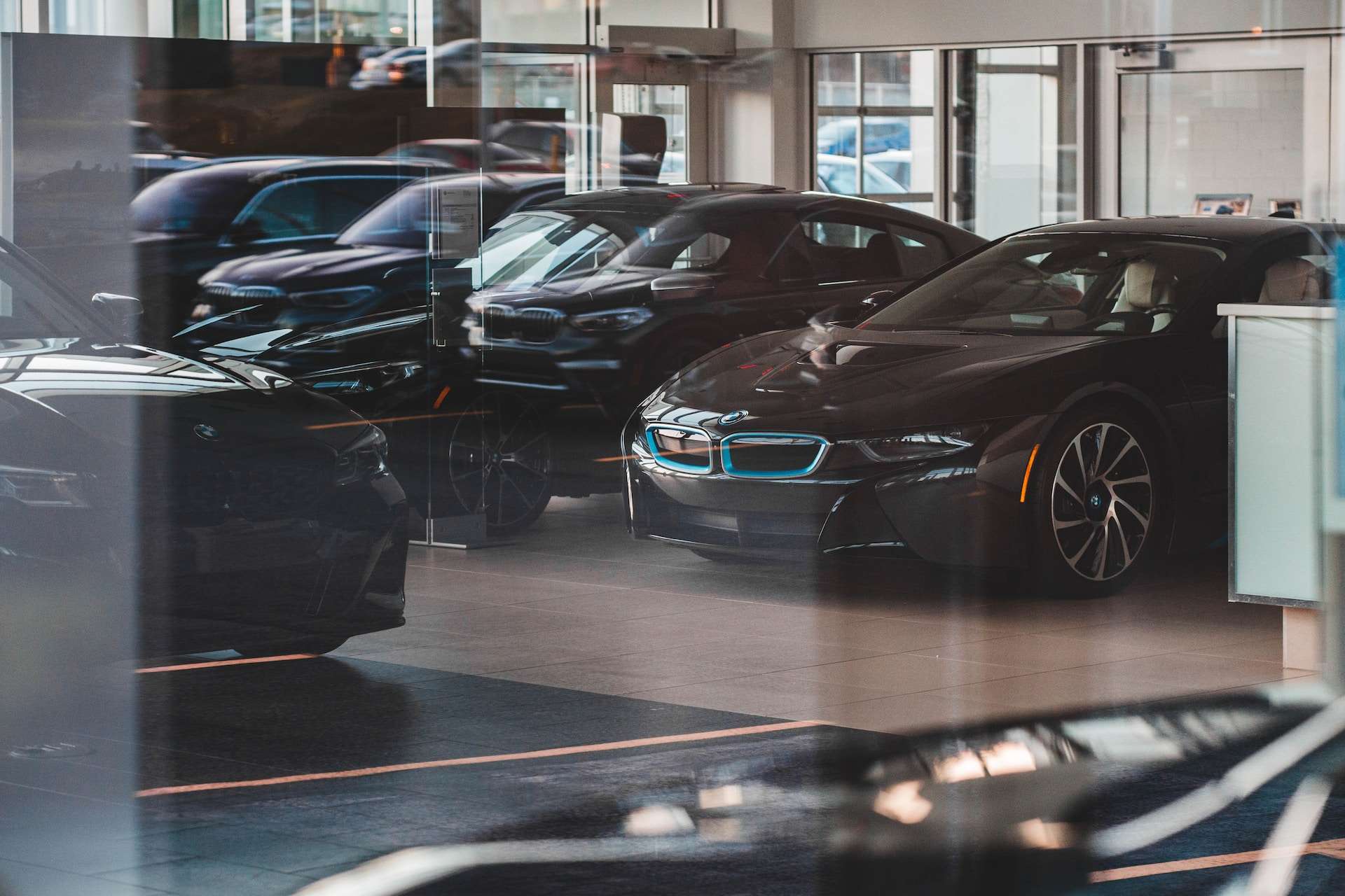 5 Most Important Things to Know When Starting a Car Dealership - Modera