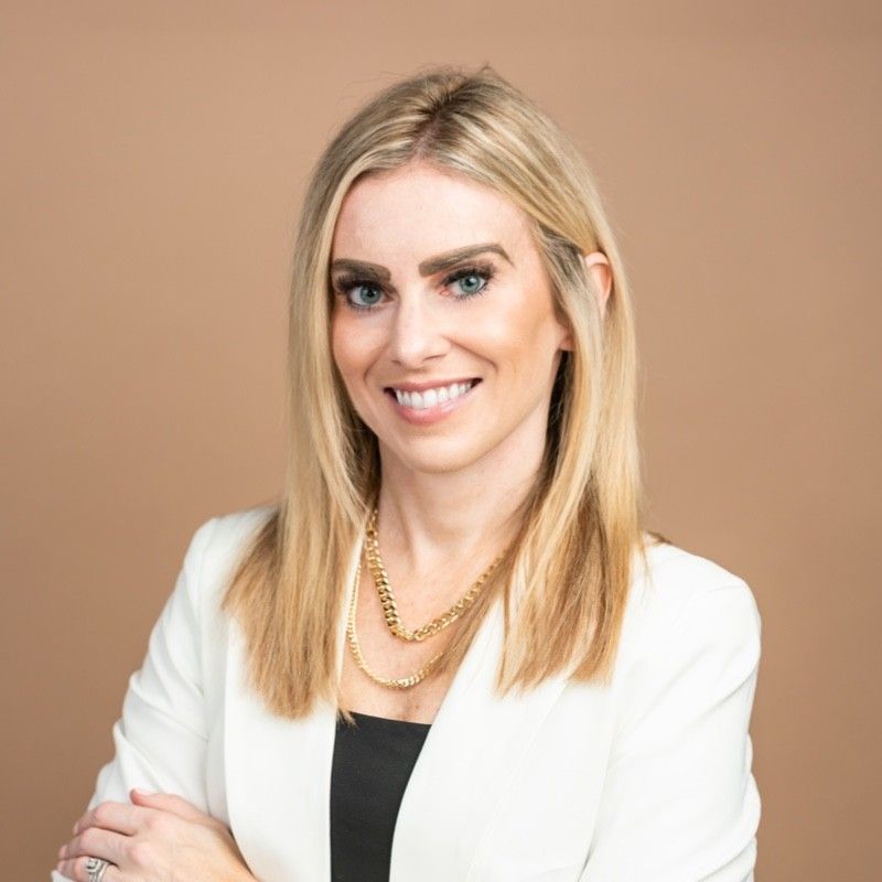 Holly Barker profile picture