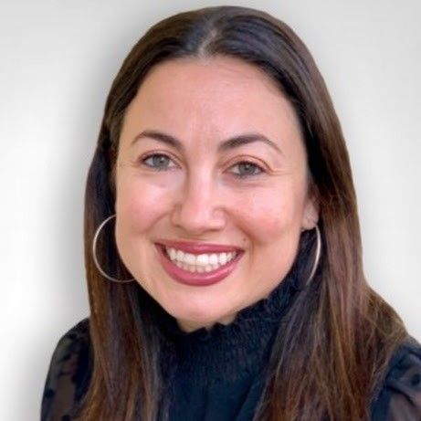 Nicole Stratford profile picture