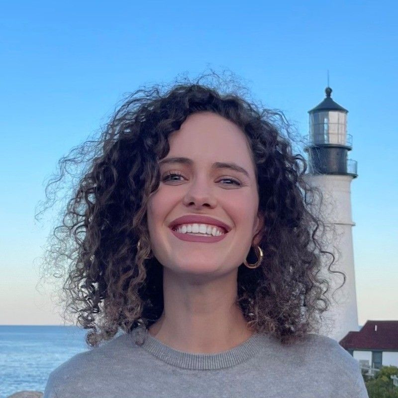 Holly B profile picture