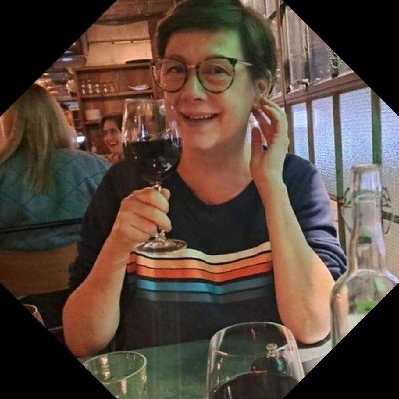 Lucy Dickinson profile picture