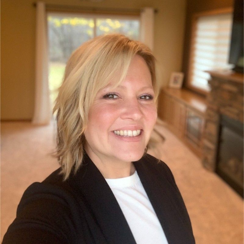 Kelly Klabechek profile picture