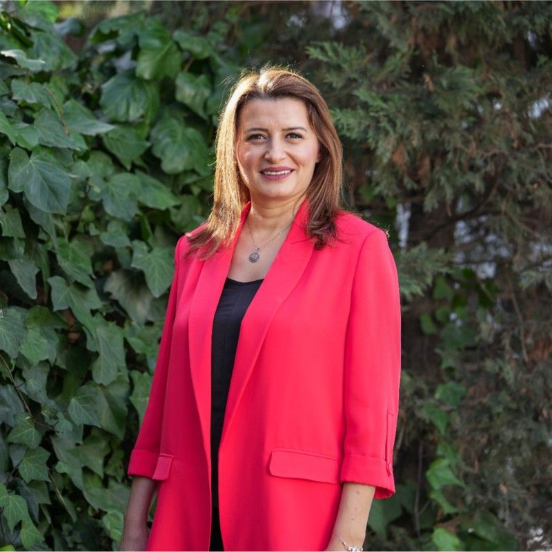 Esra Baser profile picture
