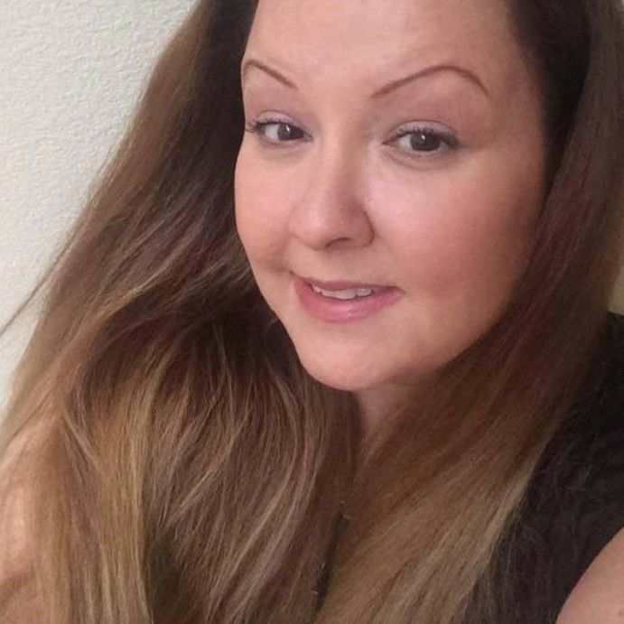 Julia Perlingos profile picture