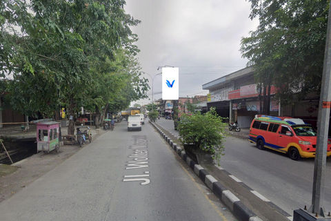 JL. WOLTER MONGINSIDI PEREMPATAN PASAR GENUK, SEMARANG