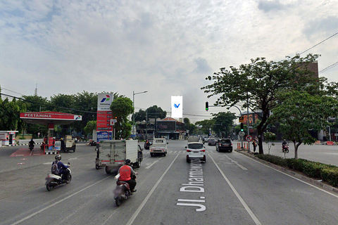 PEREMPATAN JL. KERTAJAYA - JL. PUCANG, SURABAYA