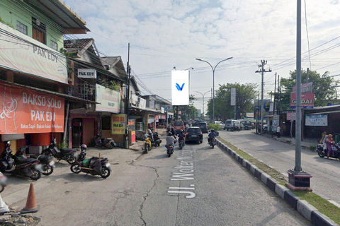 JL. WOLTER MONGINSIDI PEREMPATAN PASAR GENUK, SEMARANG