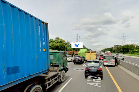 TOL JAKARTA CIKAMPEK KM 49 + 150A (DEPAN HOTEL DELONIX), BEKASI