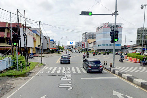 MEDIAN JL. VETERAN MENUJU JL. AHMAD YANI, PONTIANAK