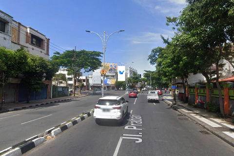 PEREMPATAN TUNJUNGAN - GEMBLONGAN (DEKAT TUNJUNGAN CENTRE), SURABAYA
