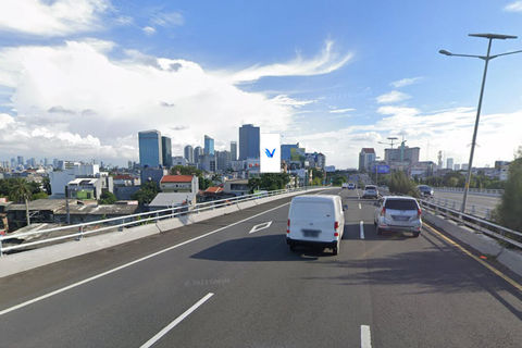 TOL LATUMENTEN (DEKAT TRISAKTI), JAKARTA BARAT