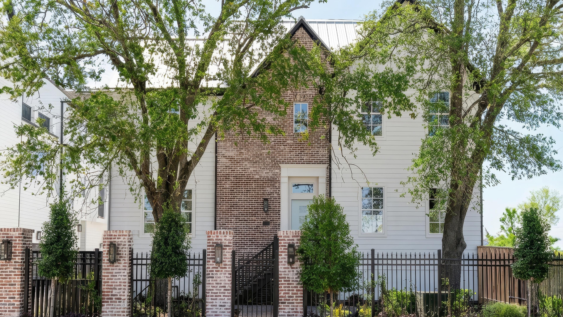 chatterton Oaks