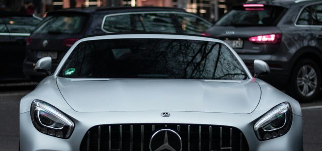 gray Mercedes-Benz car