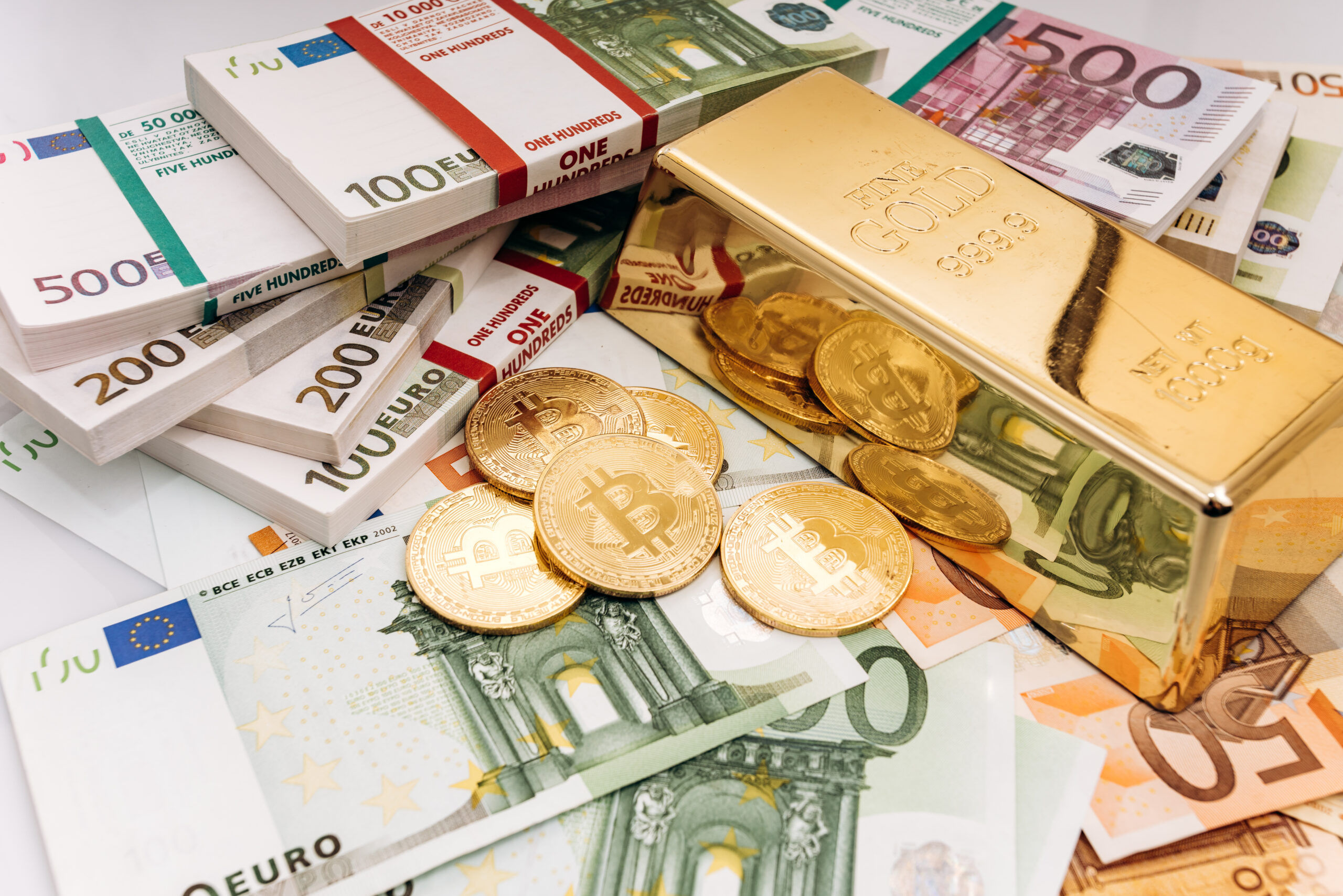 Bitcoin Euro And Gold