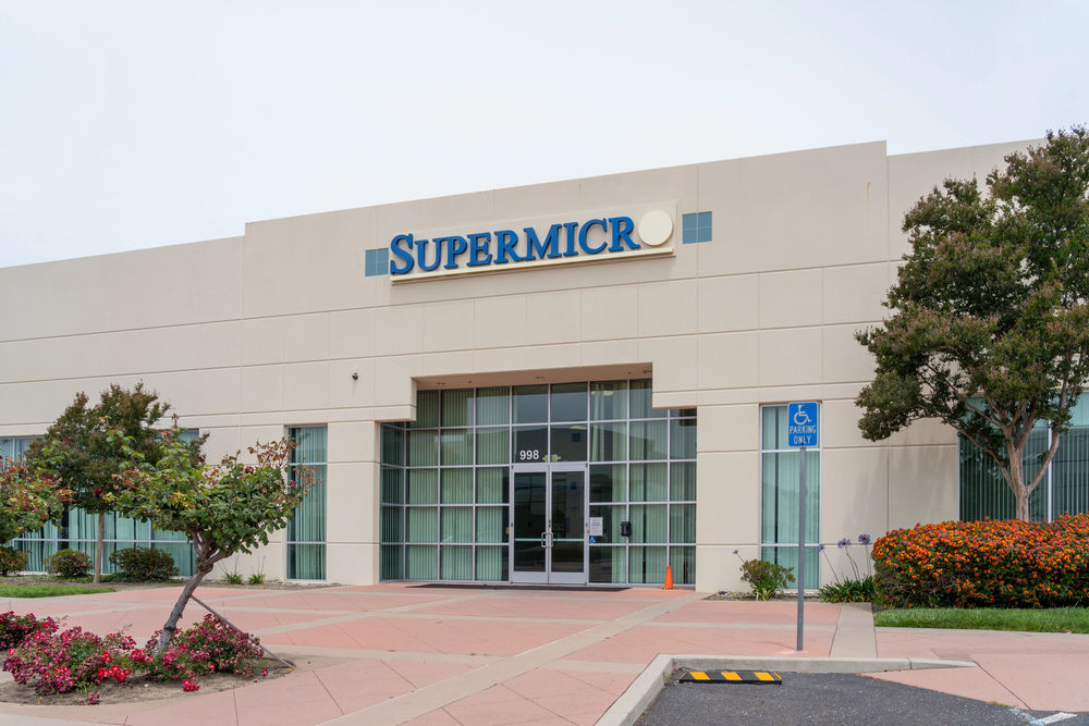 Super Micro stock tanks 17% on weak outlook