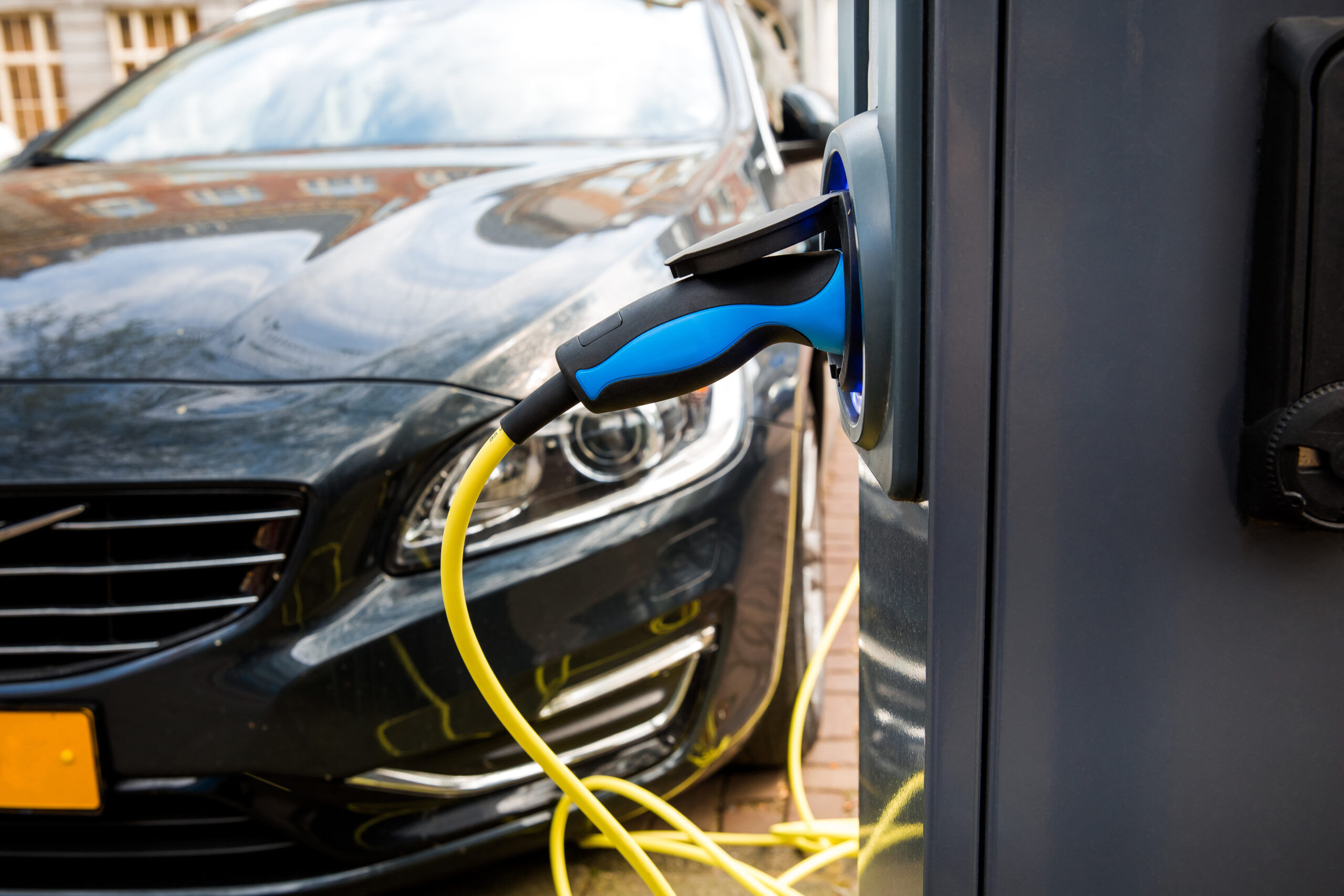 Argentina to scrap import tariffs on EVs and hybrids to drive green transport
