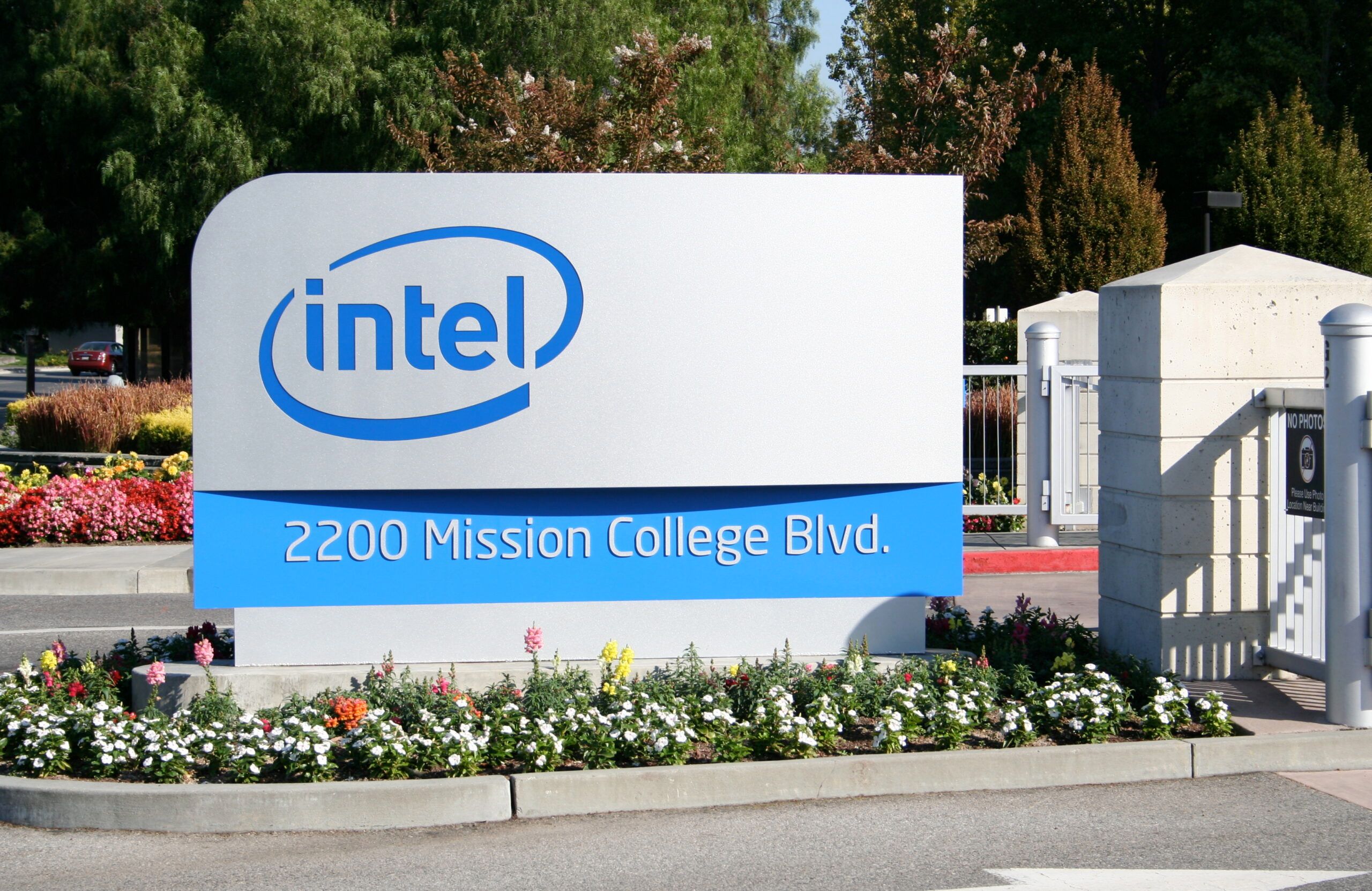 INTC stock, Broadcom intel, broadcom, TSMC intel, TSMC, jd vance intel