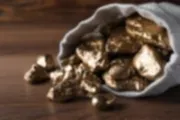 El oro supera los 2.000 dólares: ¿por qué y cuál es el pronóstico del precio del oro en el futuro?