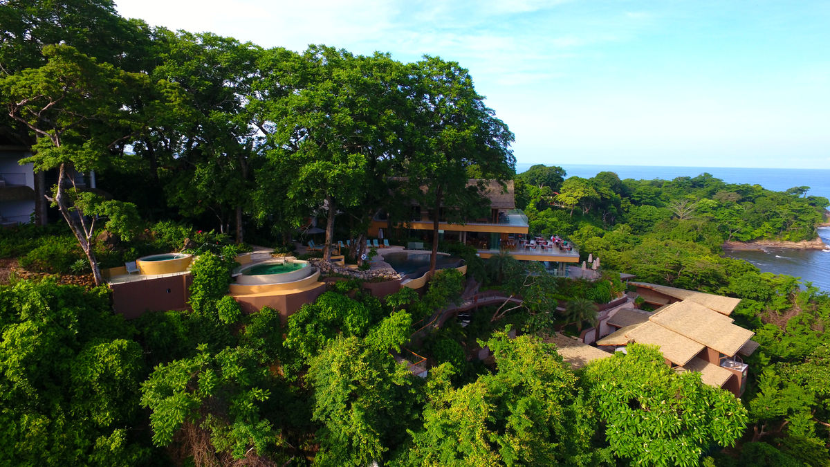overview of Lagarta Lodge