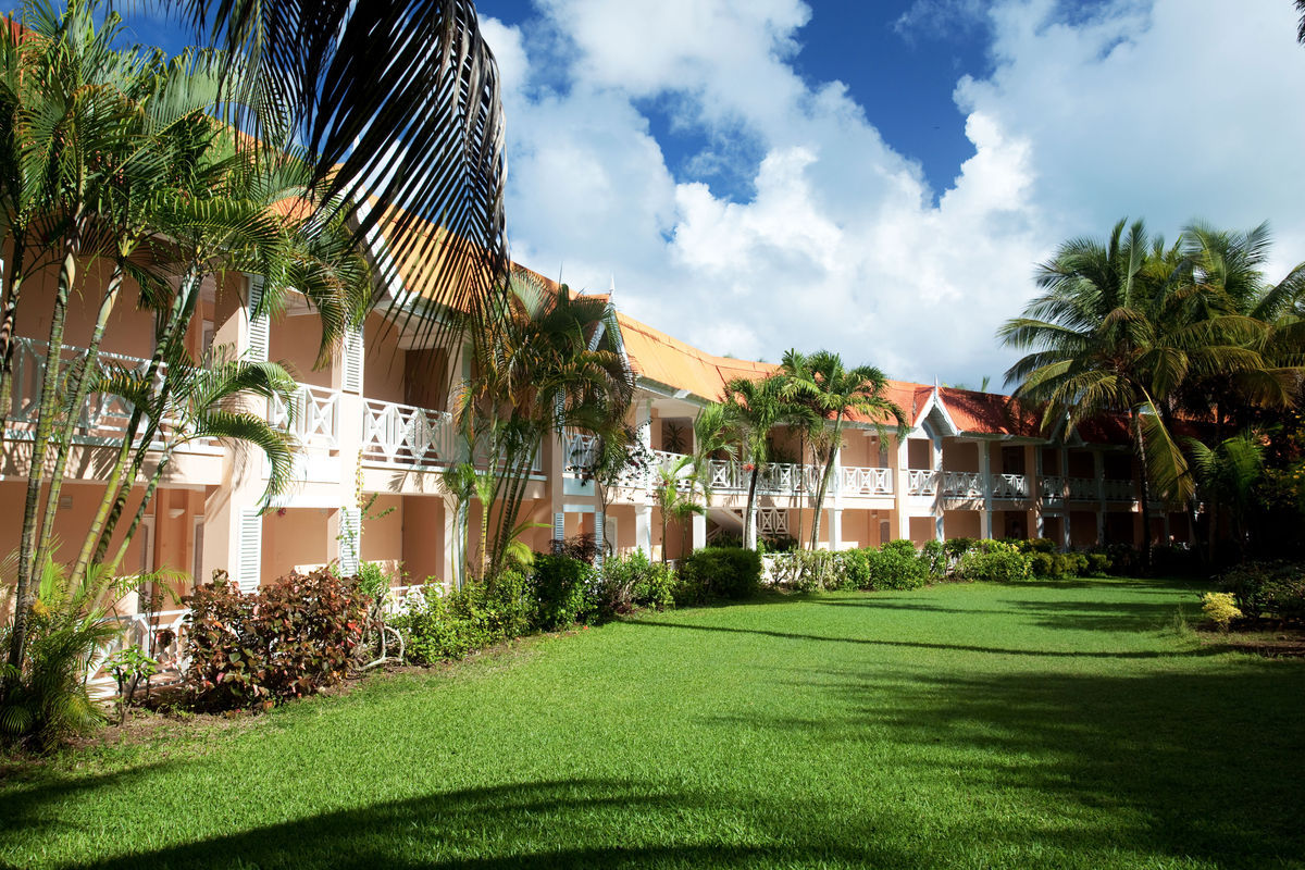 overview of Coco Reef Resort Tobago