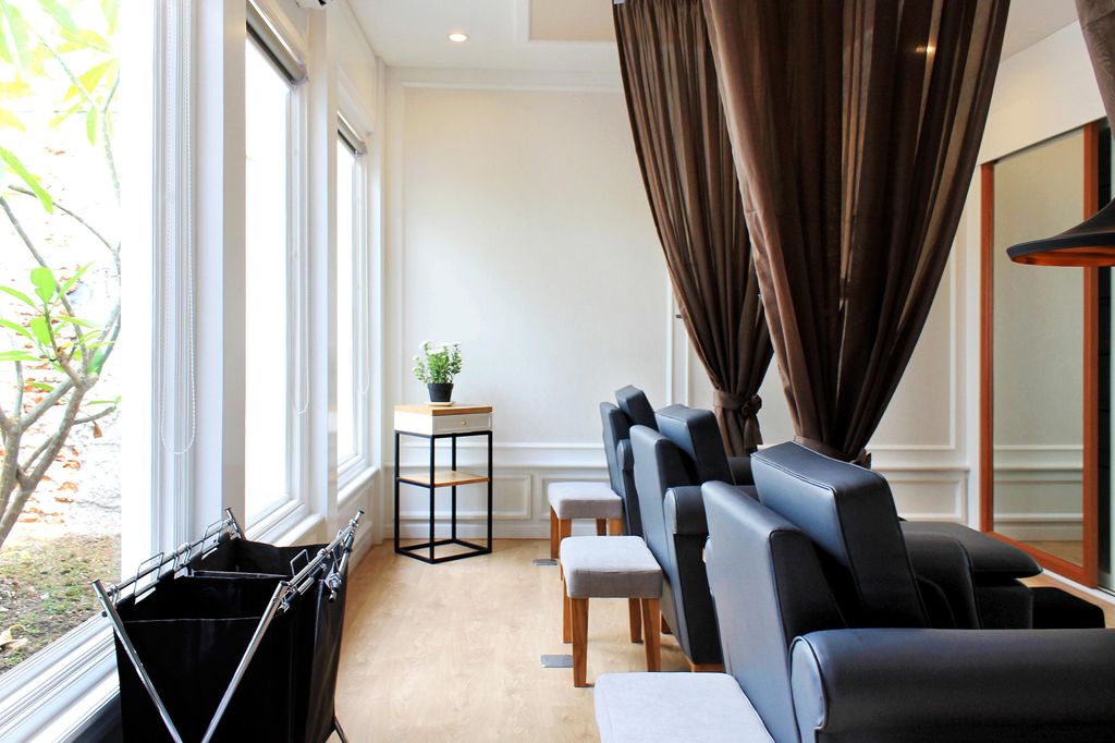 Etienne Hairdressing & Lounge