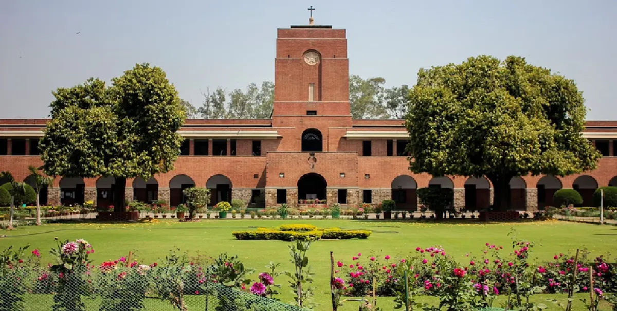 Students Protest After St Stephen’s College Bans Shorts