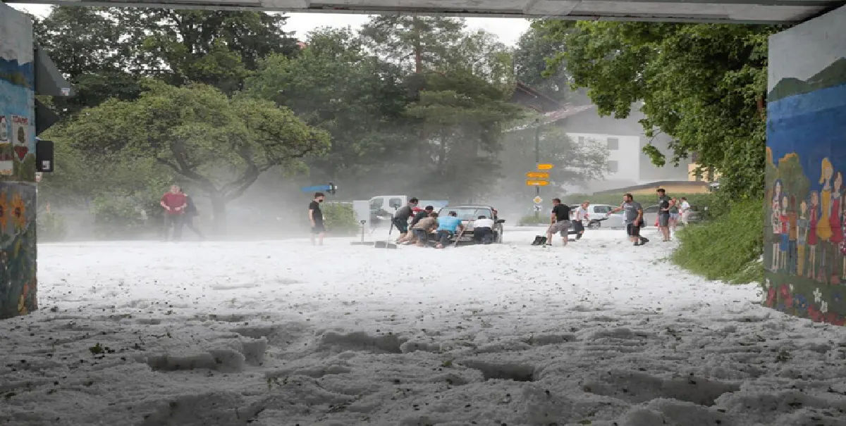 Germany Faces Intense Thunderstorms Bringing Torrential Rain, Strong Gusts, and Large Hail