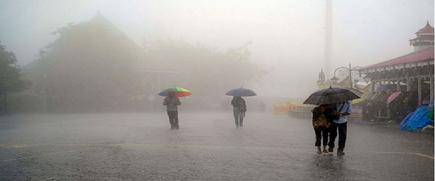 Cyclone Expected to Form in Next 24 Hours; Intense Showers Predicted for East Coast States Till Tuesday, Says IMD