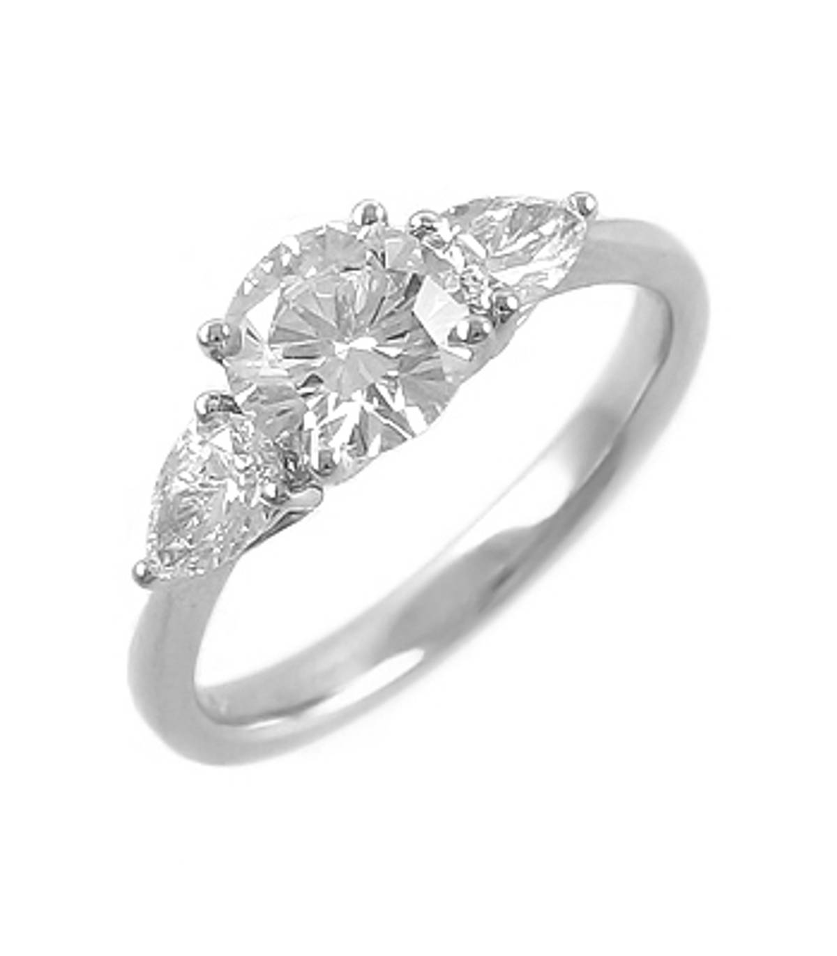 3 STONE DIAMOND RING 18k white gold 3st brilliant cut & pearshape diamond ringDETAILSbrilliant cut diamond weight 0.67ctspearshape diamond total weight 0.41cts
