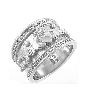 14 carat white gold 0.06cts diamonds claddagh engagement ring