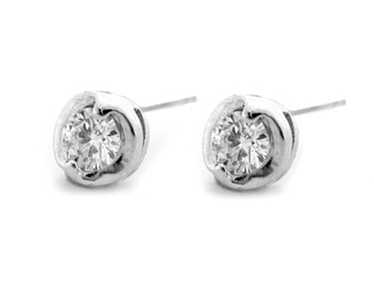 18k white gold brilliant cut diamond stud earringsDETAILSCarat: total diamond weight 0.32cts