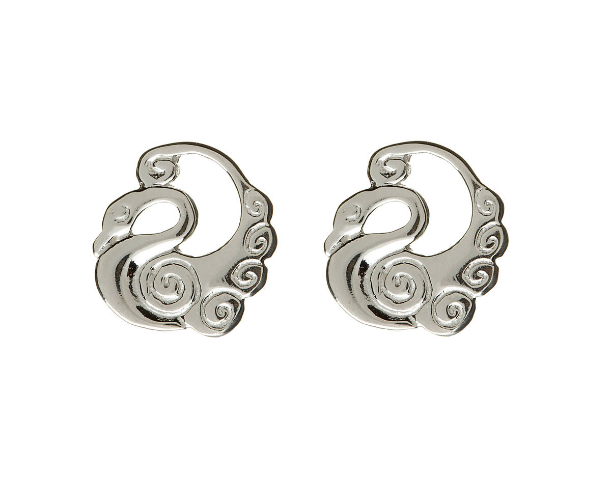 stylish jaw-droppingly beautiful stud earrings which will turn heads  Silver Classic Children Of Lir Round Earrings Boxed
