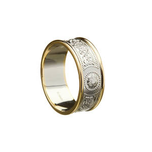 14 carat white man's Arda ring with yellow rims.