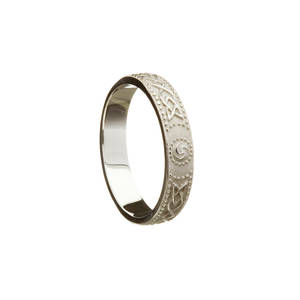 Palladium man's Celtic warrior shield  4.9 mm wide approx. ring.