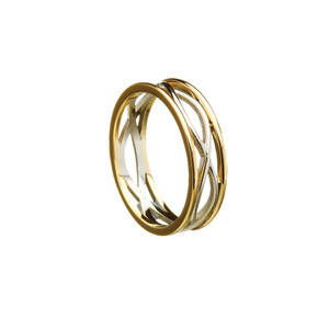 14 carat white gold lady's two lines entwined Celtic ring