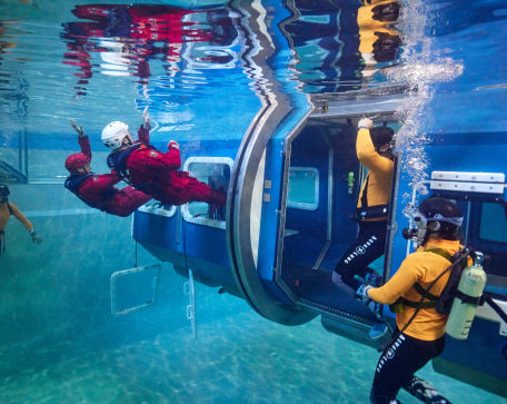 Escaping a submerged helicopter