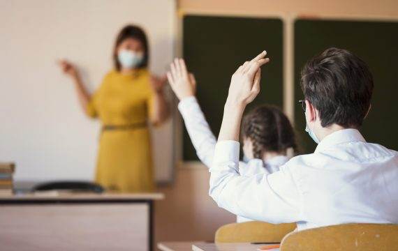 Scuola e insegnamento direttiva covid corsi a distanza