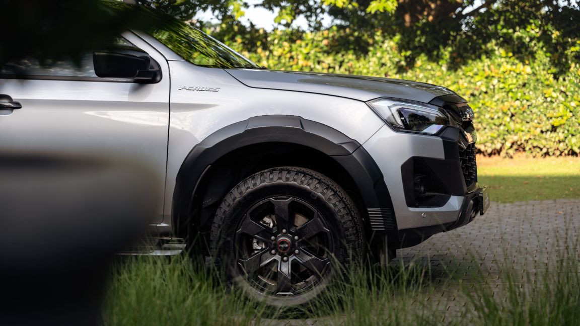 Showcasing V-cross