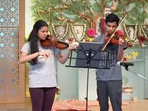 07-04 Arohi and Advait Play "America The Beautiful"
