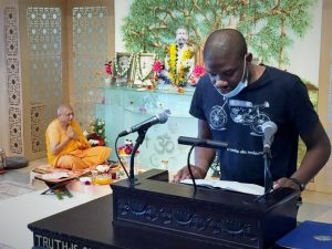 07-24 Ezenwa Offers a Devotional Reading