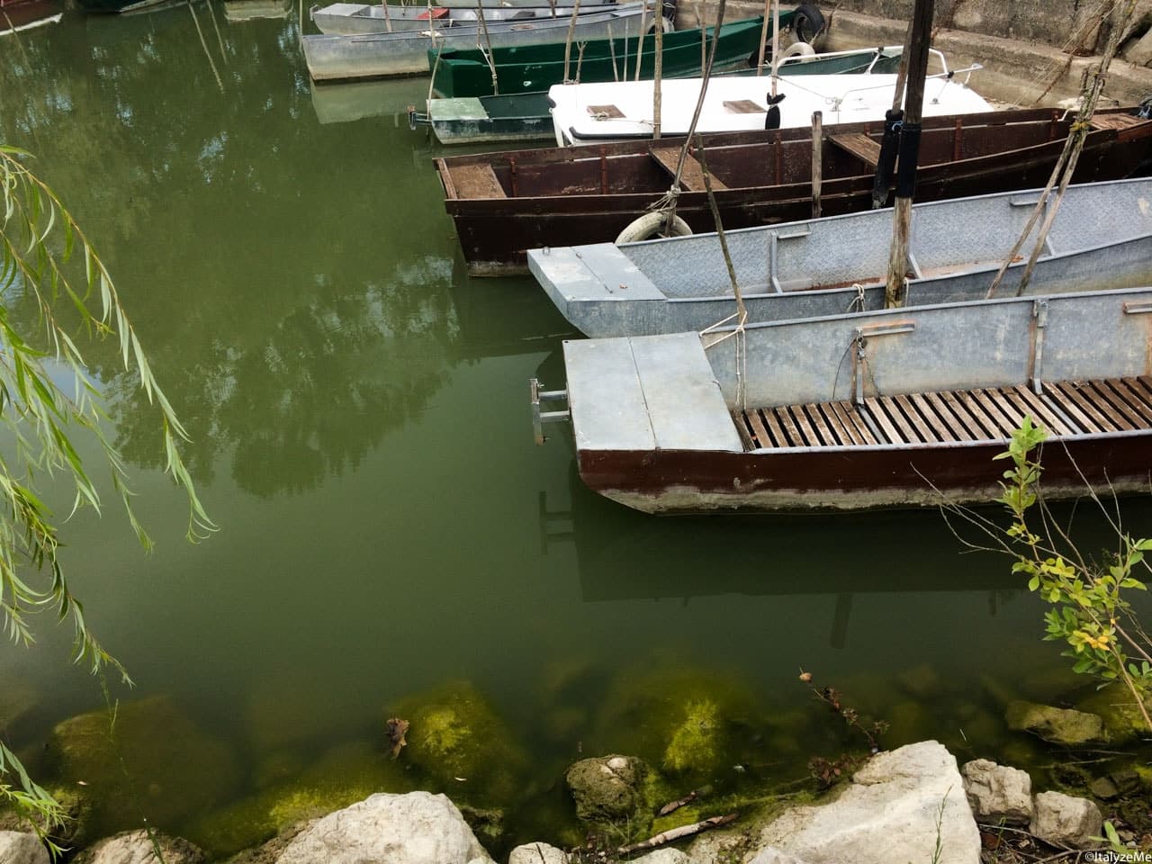 Barche ormeggiate al Lago di Chiusi, a pochi chilometri da Porto