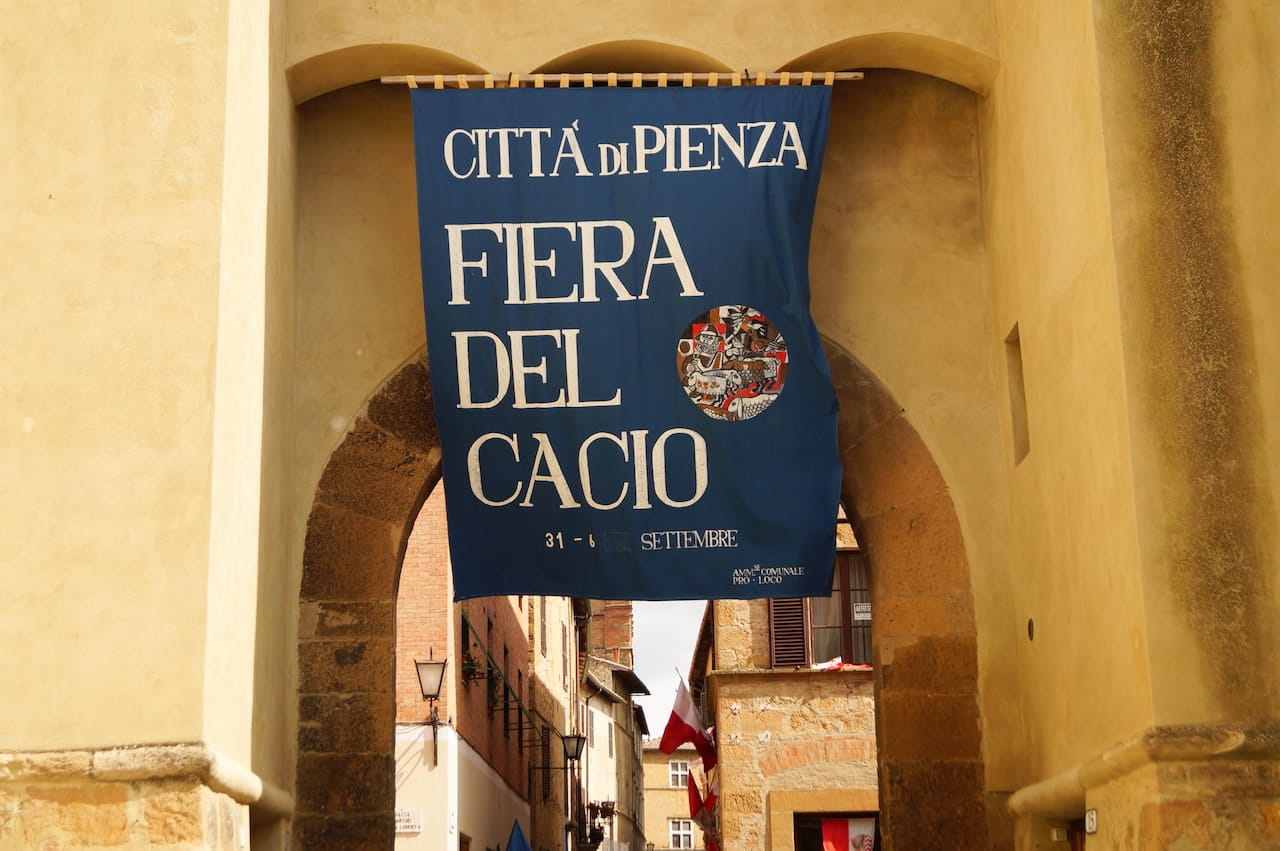 Pienza vestita a festa per la Fiera del Cacio di settembre