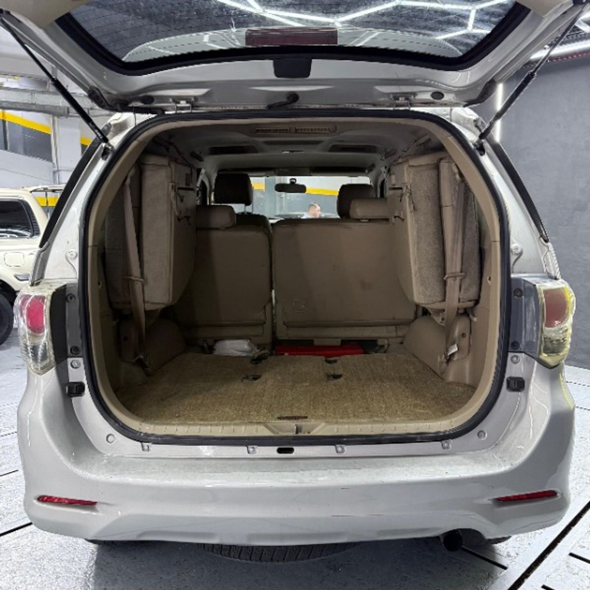 Foto 3 de Toyota Fortuner SR