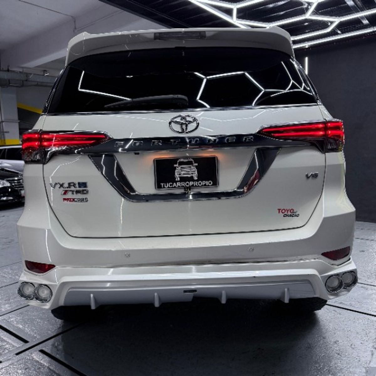Foto 5 de Toyota Fortuner Dubai VXR TRD