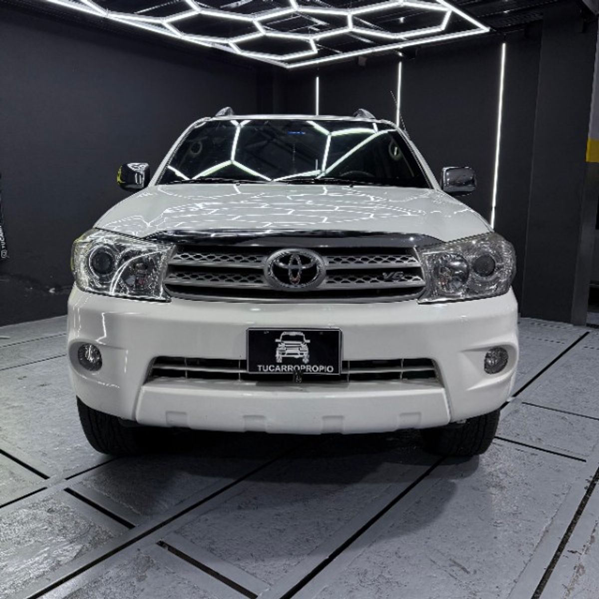 Foto 2 de Toyota Fortuner SR