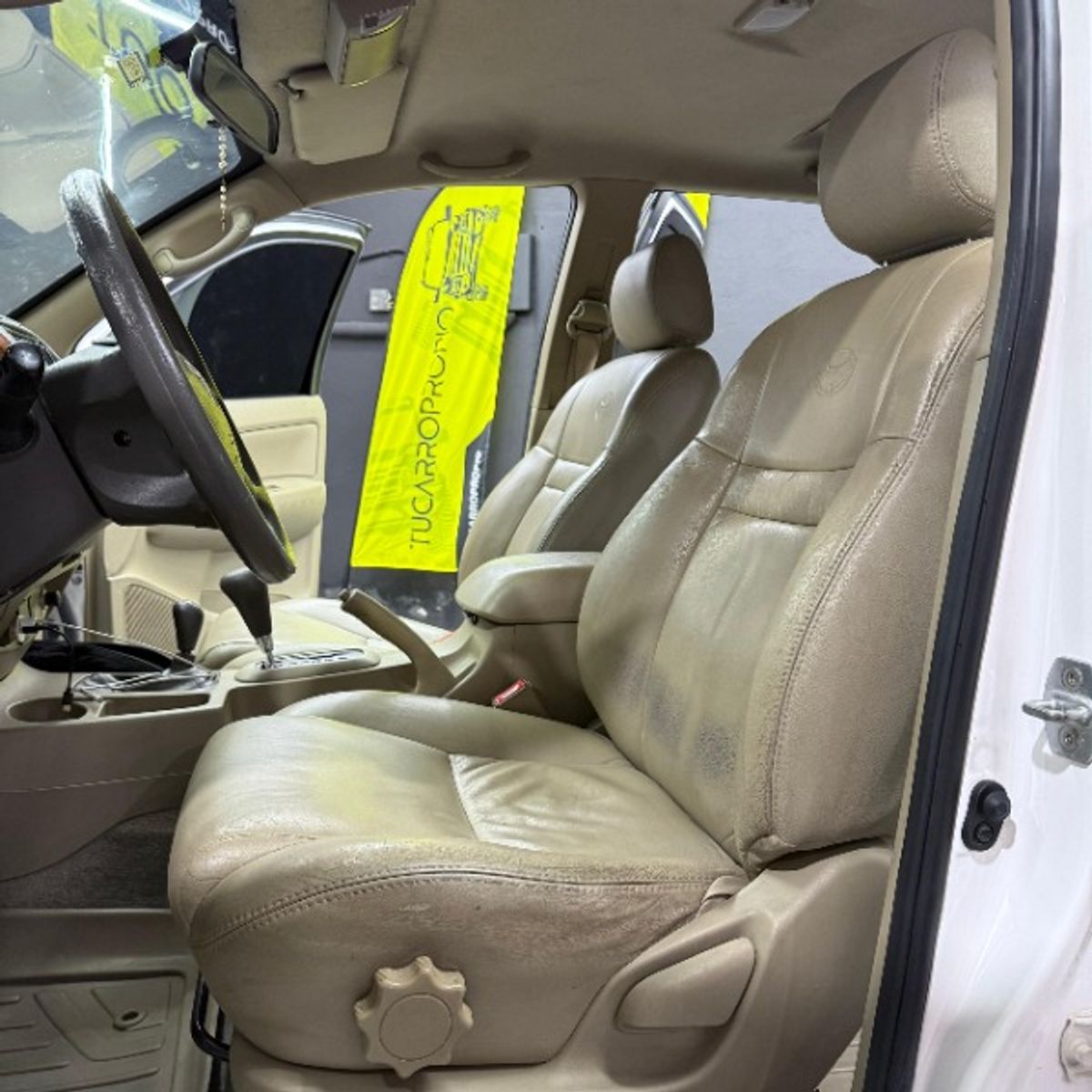 Foto 6 de Toyota Fortuner SR