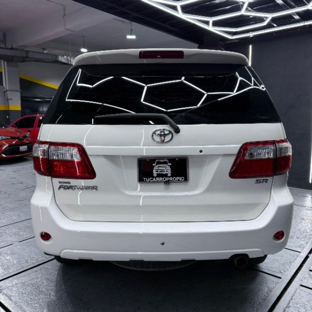 Foto 4 de Toyota Fortuner SR