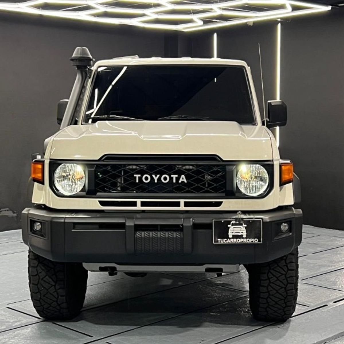 Foto 2 de Toyota Land Cruiser 79 Hembrita LX 