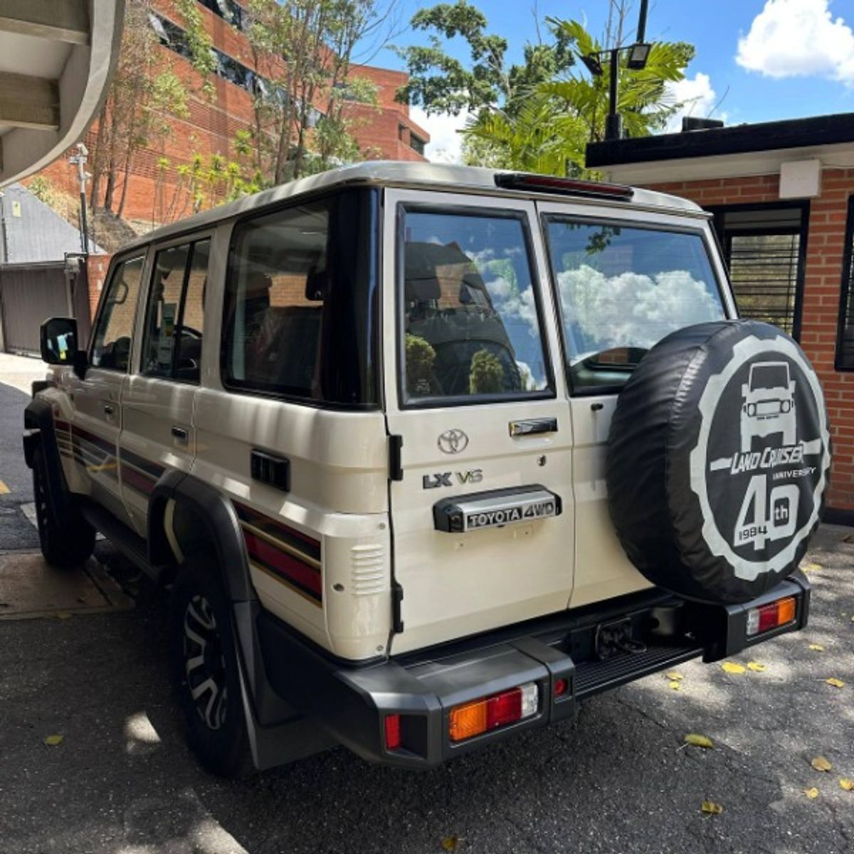 Foto 7 de Toyota Land Cruiser 76 40 Aniversario